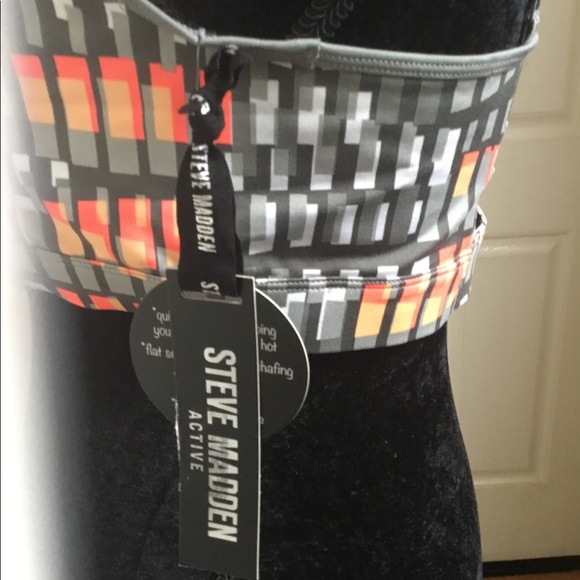 NWT Steve Madden sports bra great design - Picture 2 of 5